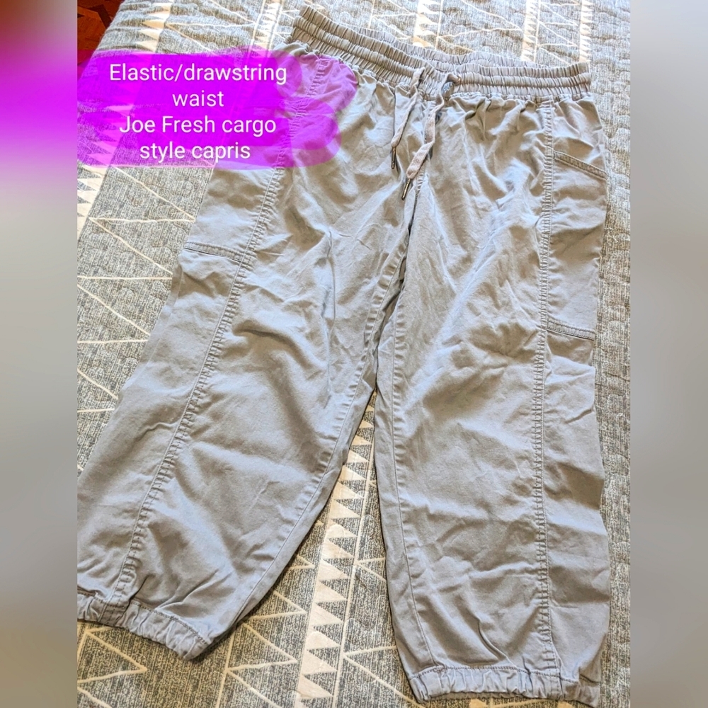 Joe Fresh ladies size 10 EUC grey cargo style capris